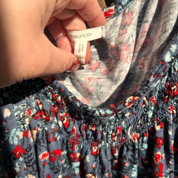 Maurice’s flowered  tank - Picture 2 of 3